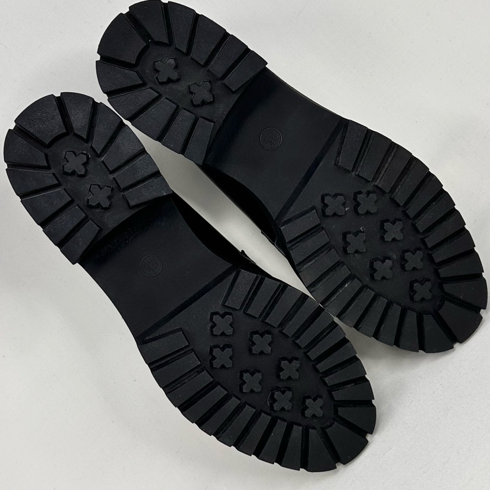 Women's Black Loafer Heels - Picture 13 of 13